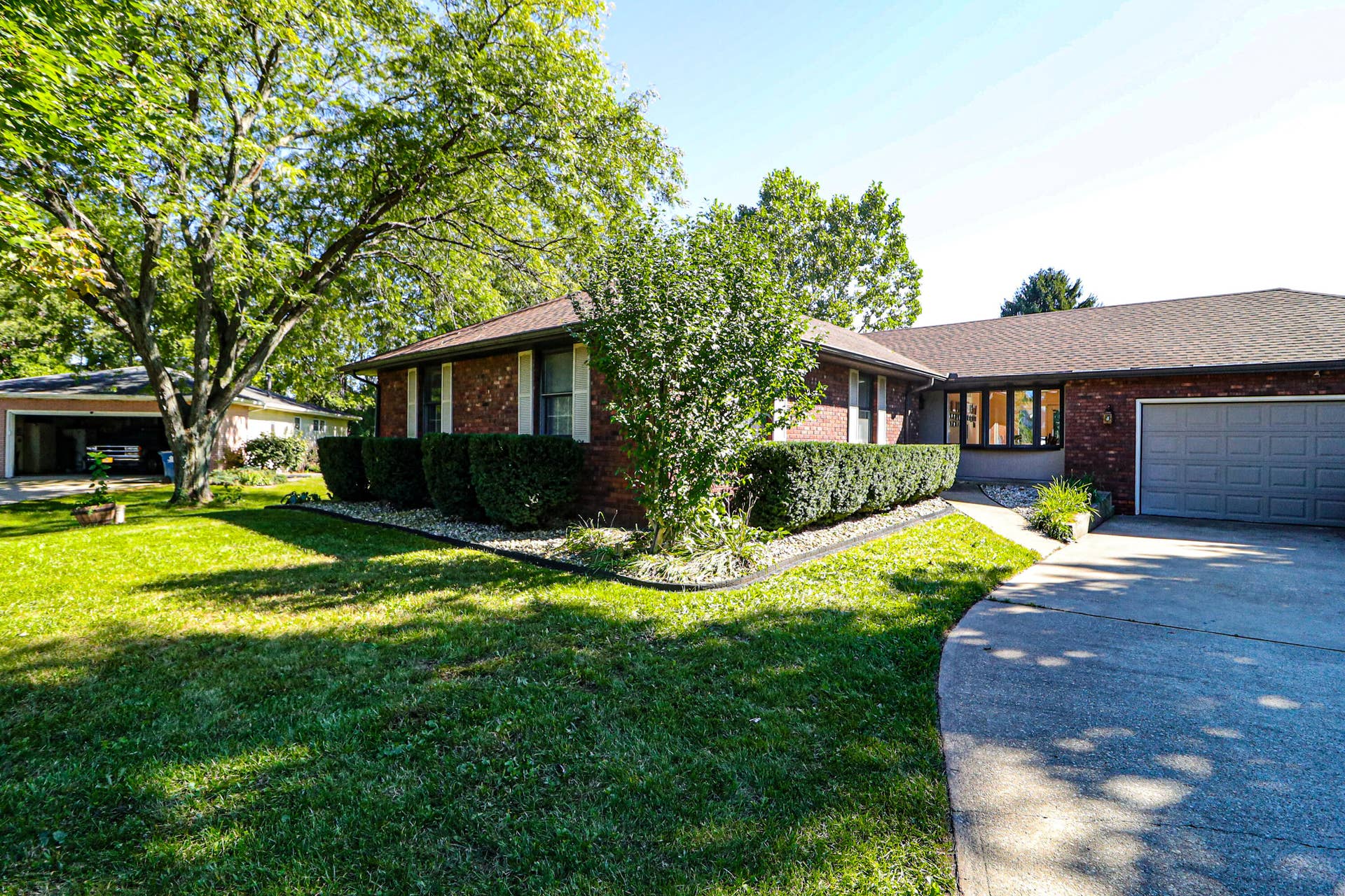 2408 Pepperidge Court, La Porte, IN 46350 0N8A4878