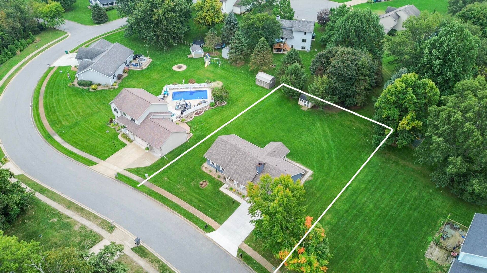33724 Woodmont Ridge Drive, New Carlisle, IN 46552 33724woodmont39