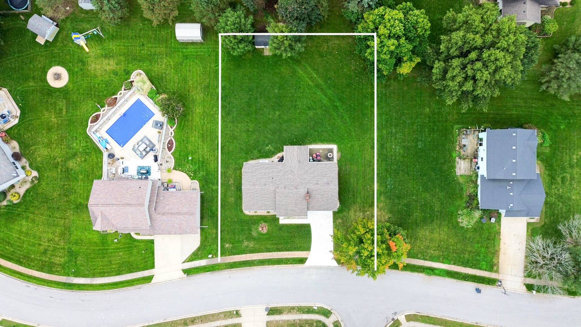 33724 Woodmont Ridge Drive, New Carlisle, IN 46552 33724woodmont37