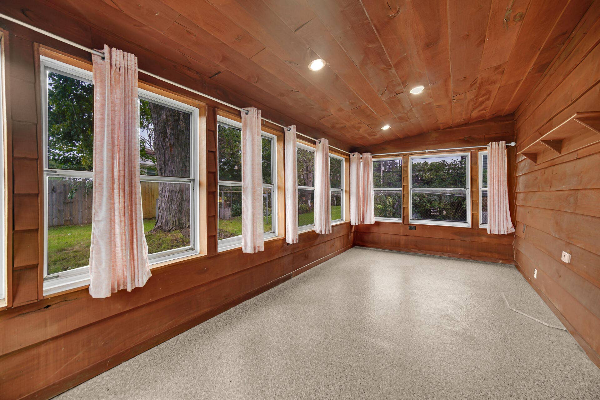 3 Seasons Room
