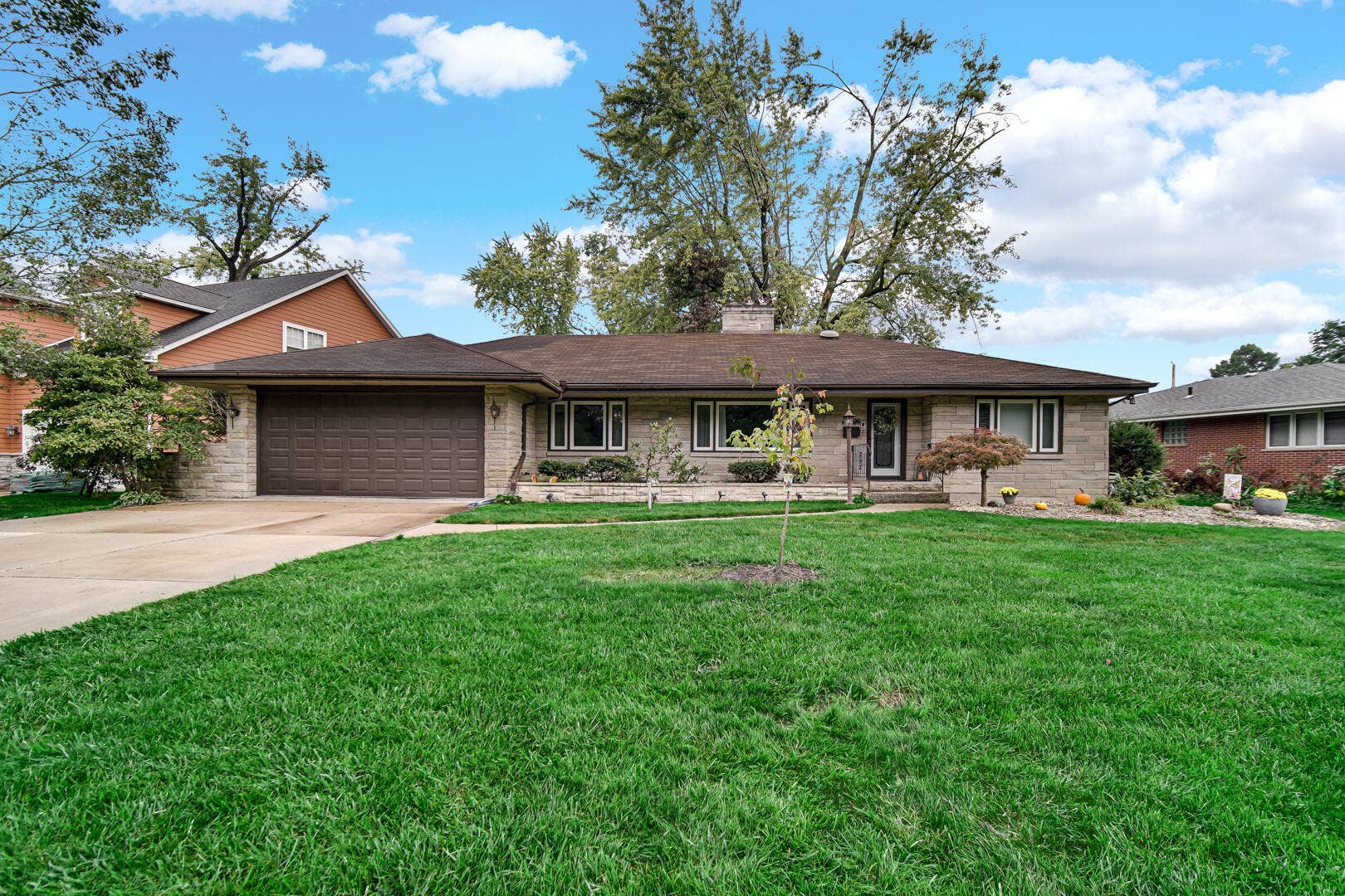 1856 River Drive, Munster, IN 46321 DSC00632