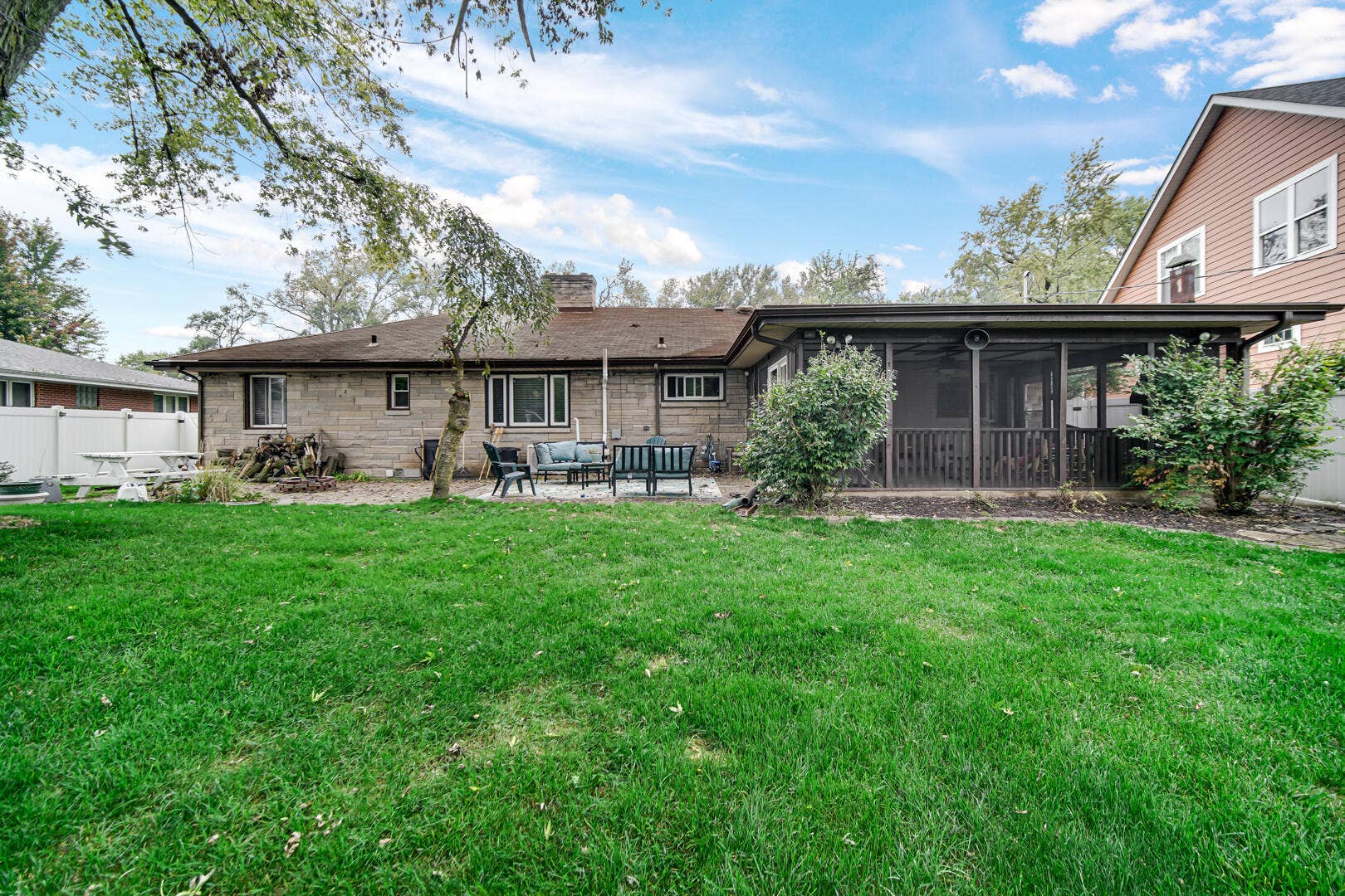 1856 River Drive, Munster, IN 46321 DSC00687
