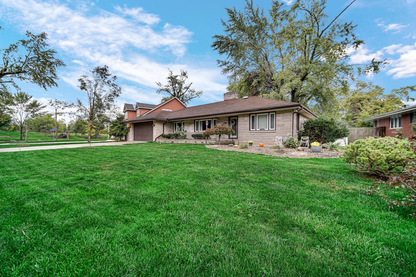 1856 River Drive, Munster, IN 46321 DSC00619