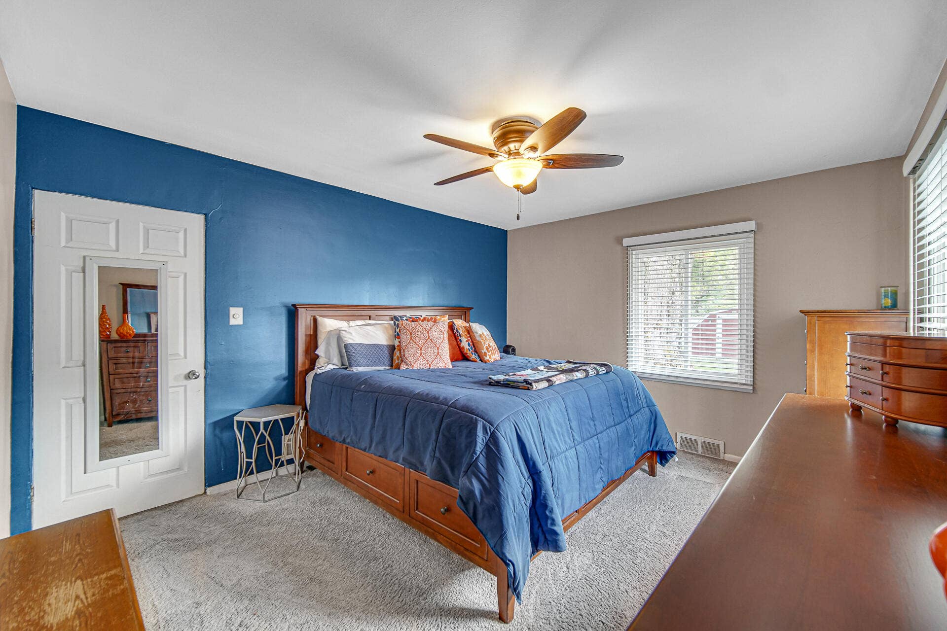 1856 River Drive, Munster, IN 46321 DSC02105