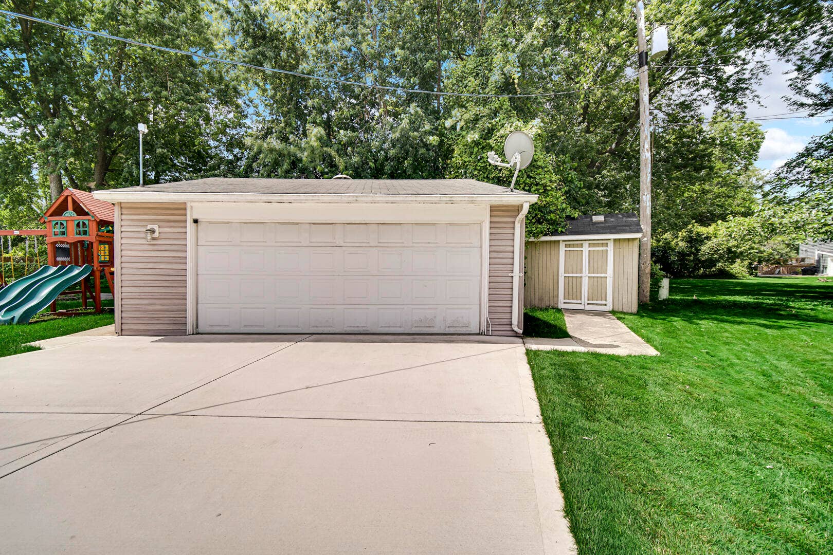 3430 Norman Place, Highland, IN 46322 Garage