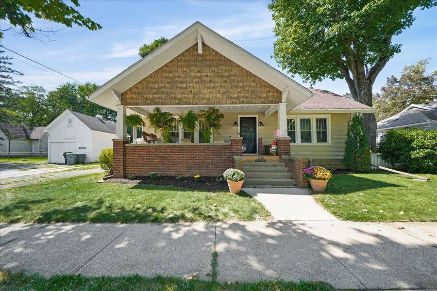 Property photo for 105 Greenwich Street, Valparaiso, IN