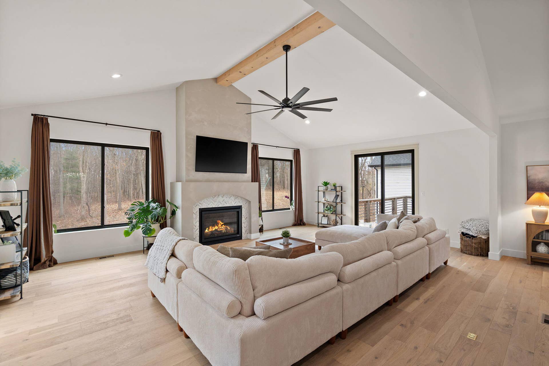155 W 350, Valparaiso, IN 46385 30-web-or-mls-DSC01541