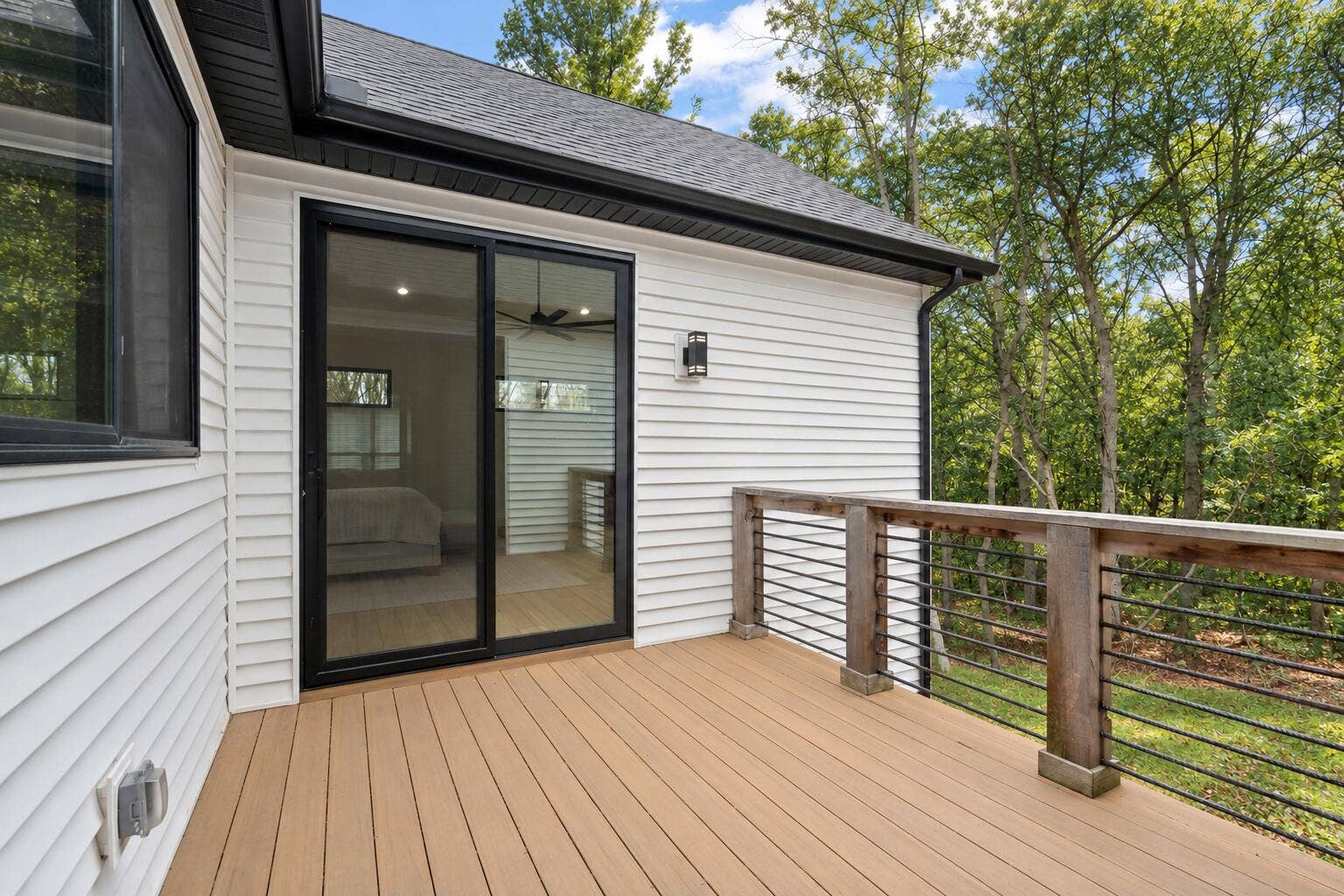 155 W 350, Valparaiso, IN 46385 Late summer home with wooded deck