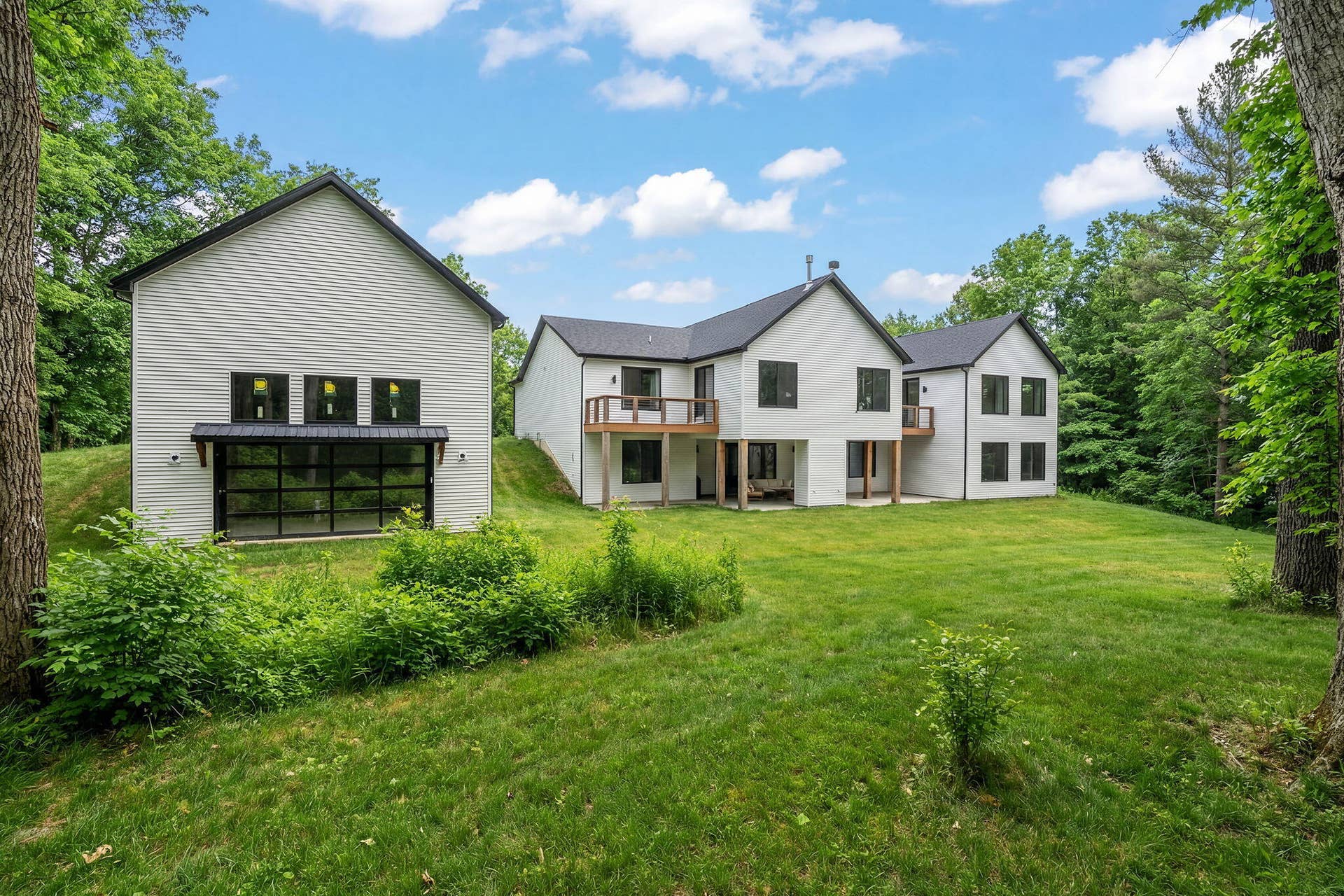 155 W 350, Valparaiso, IN 46385 101-web-or-mls-DSC01824_Summer