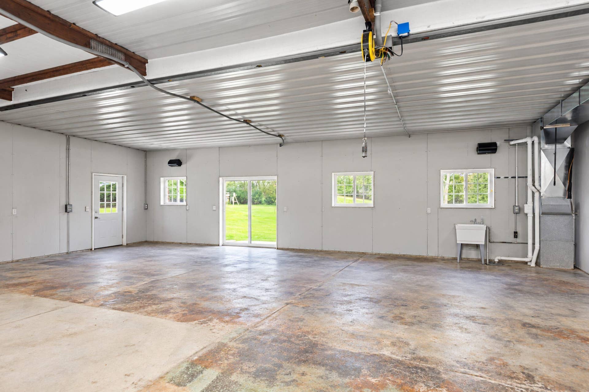 2958 empty pole barn