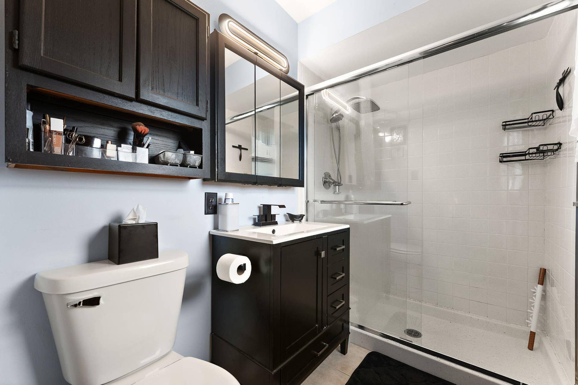 1250 Woodhollow Court, Schererville, IN 46375 primary bathroom
