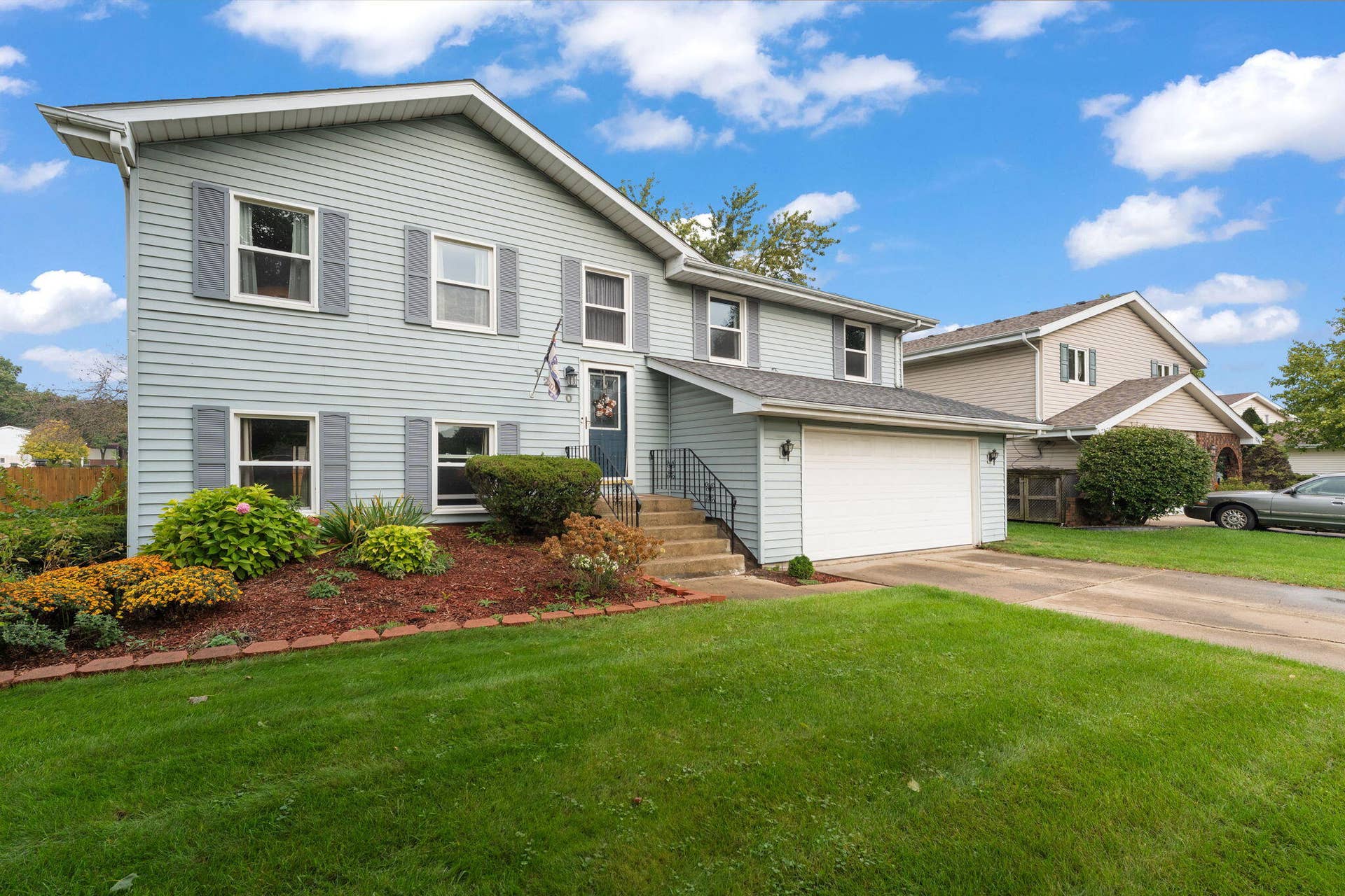 1250 Woodhollow Court, Schererville, IN 46375 front