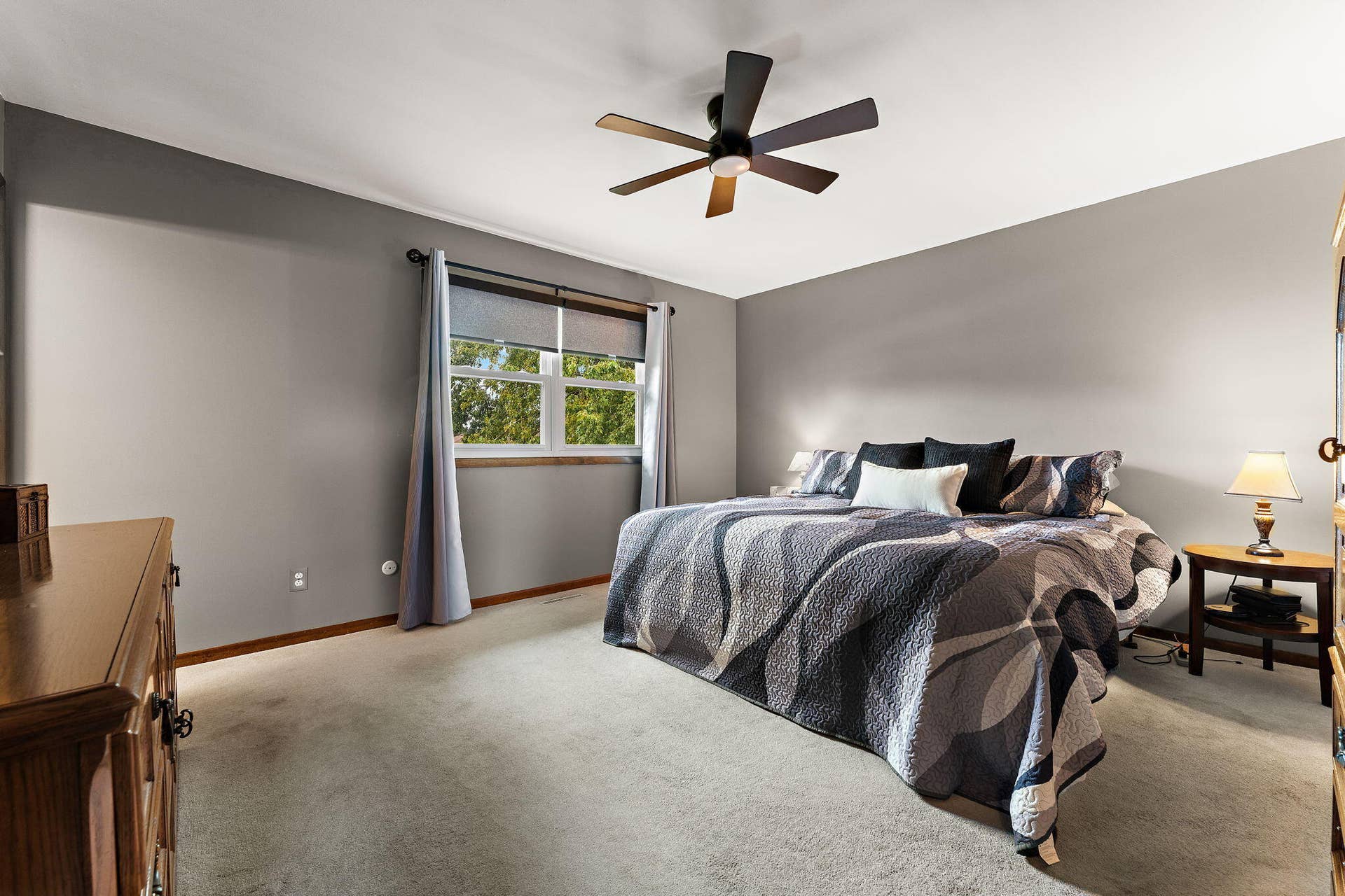 1250 Woodhollow Court, Schererville, IN 46375 primary bedroom