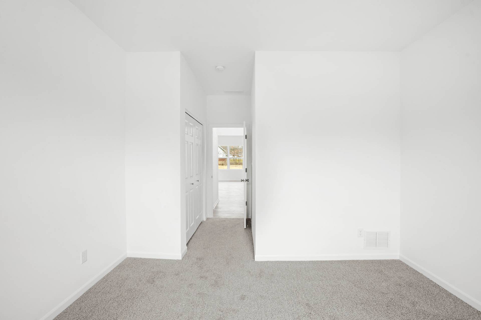 Dogwood Primary Bedroom and closet