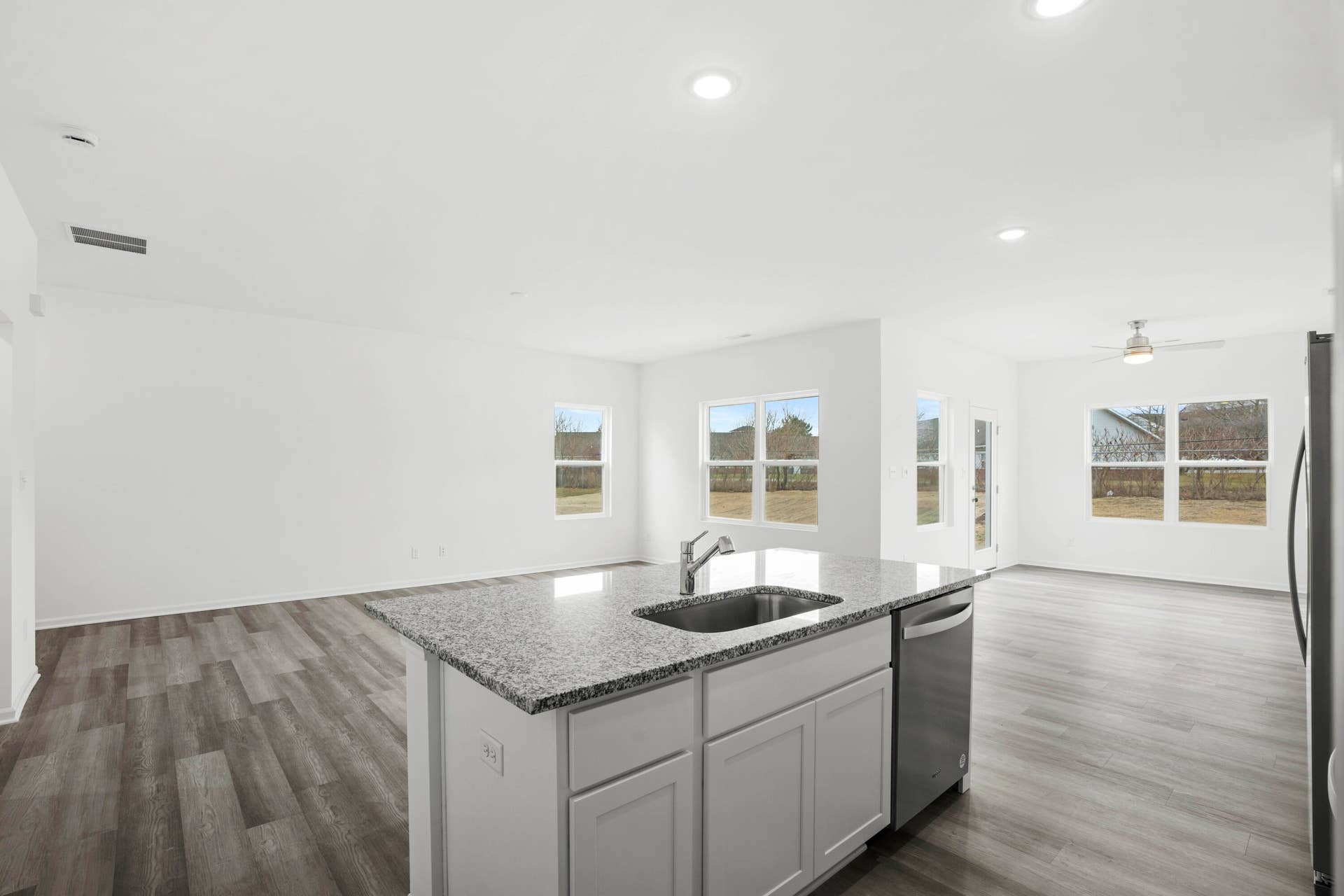 Dogwood Greatroom kitchen and sunroom