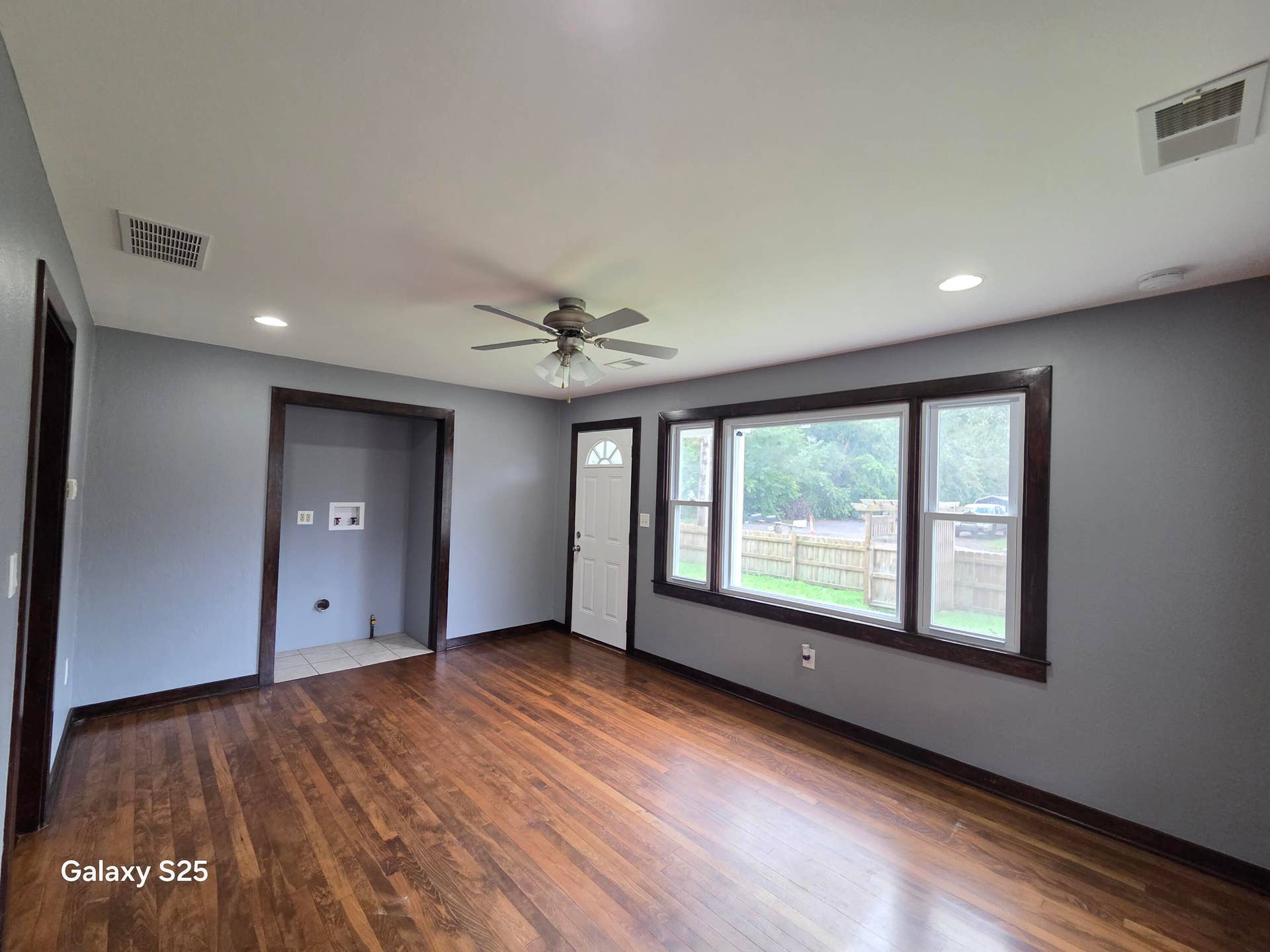 6620 25th Avenue, Gary, IN 46406 20261001_104008