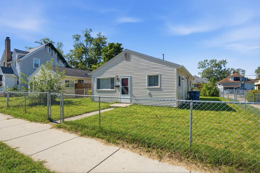 Property photo for 214 Pleasant Avenue, Michigan City, IN