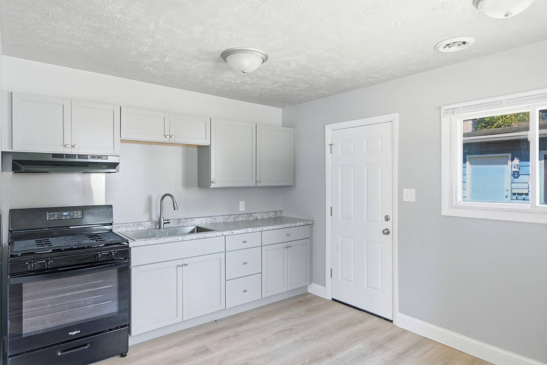 214 Pleasant Avenue, Michigan City, IN 46360 dsc04433