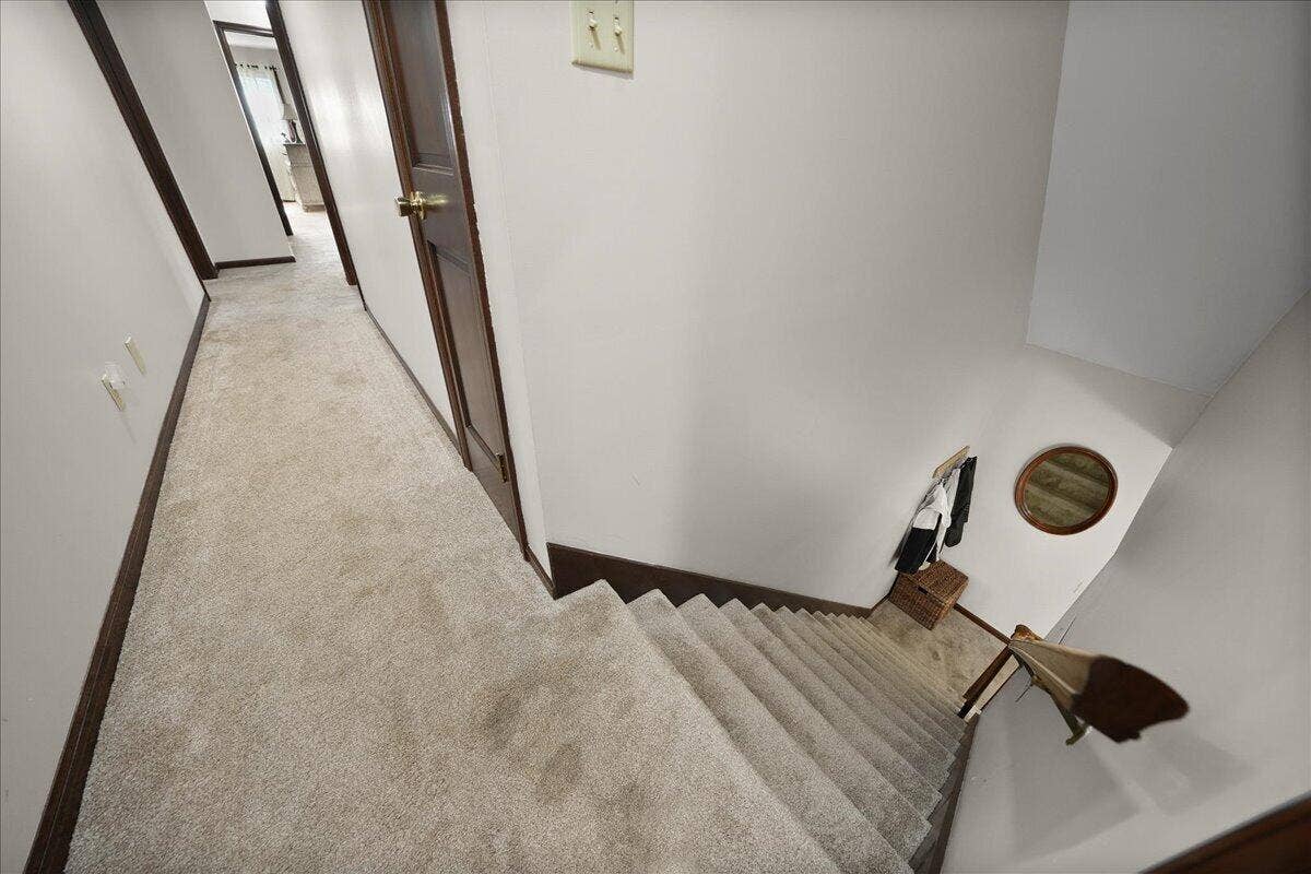 628 Hazelwood Path, Valparaiso, IN 46385 37-HW-17