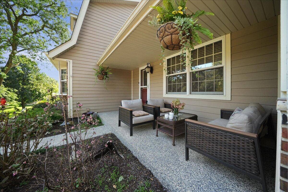 628 Hazelwood Path, Valparaiso, IN 46385 03-HW-33