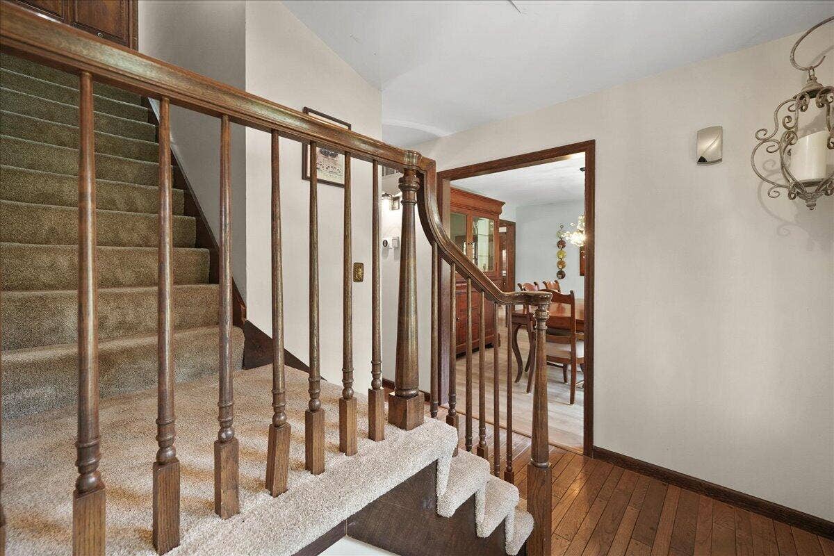 628 Hazelwood Path, Valparaiso, IN 46385 17-HW-7