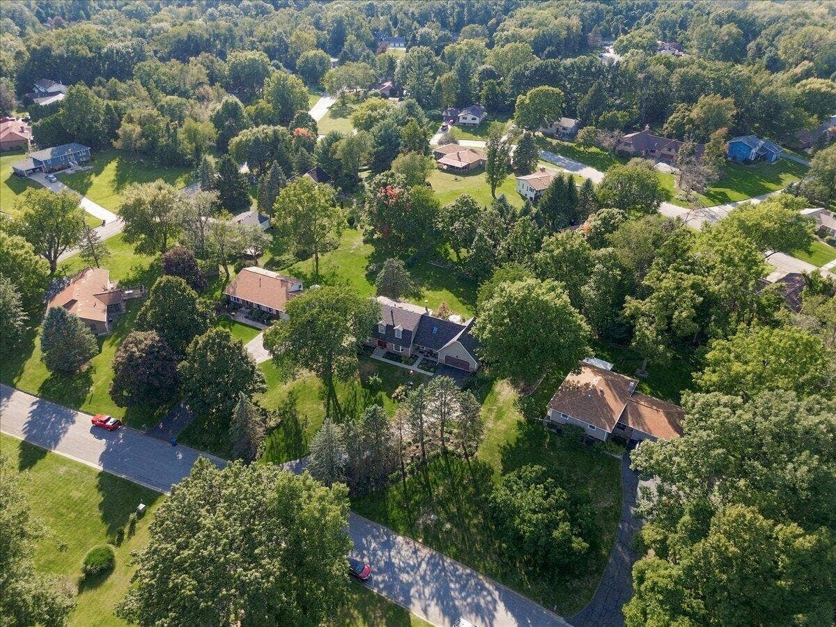 628 Hazelwood Path, Valparaiso, IN 46385 50-HW-48