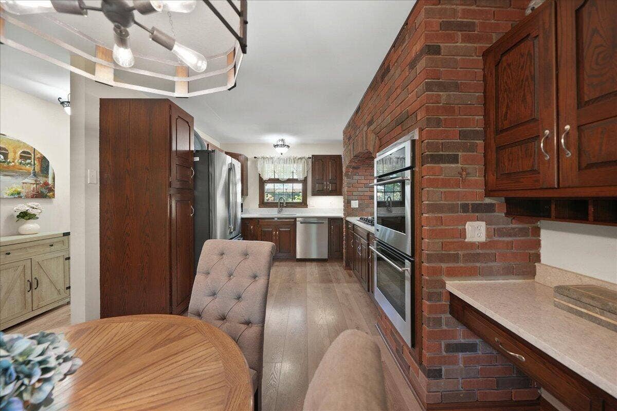 628 Hazelwood Path, Valparaiso, IN 46385 21-HW-14