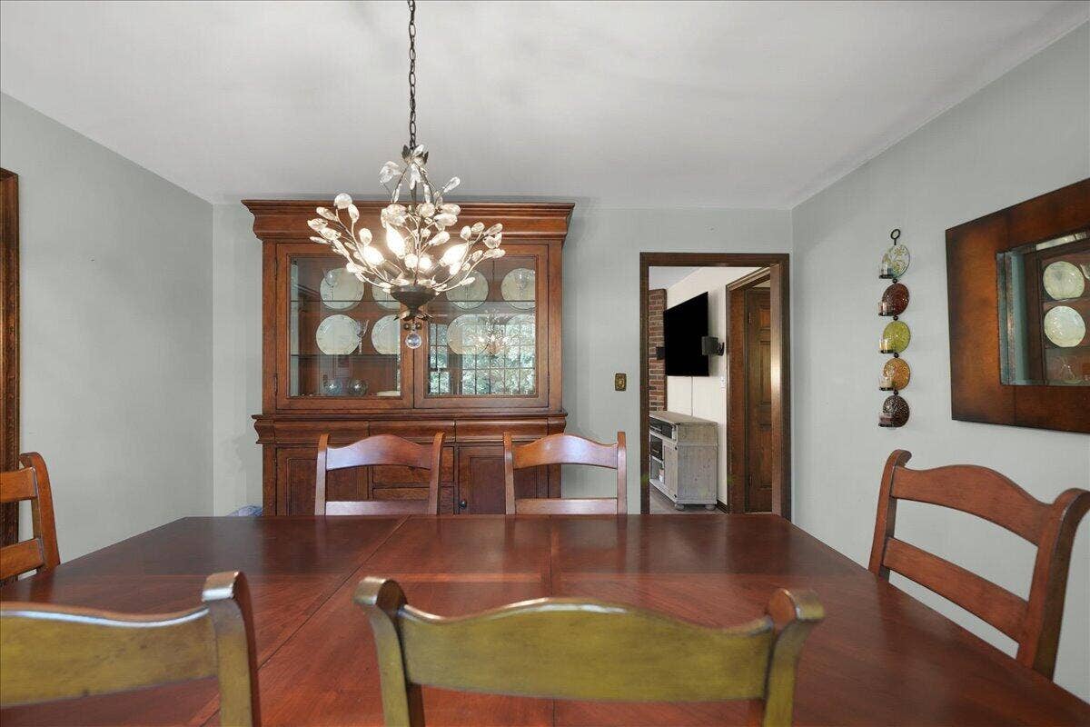 628 Hazelwood Path, Valparaiso, IN 46385 11-HW-10