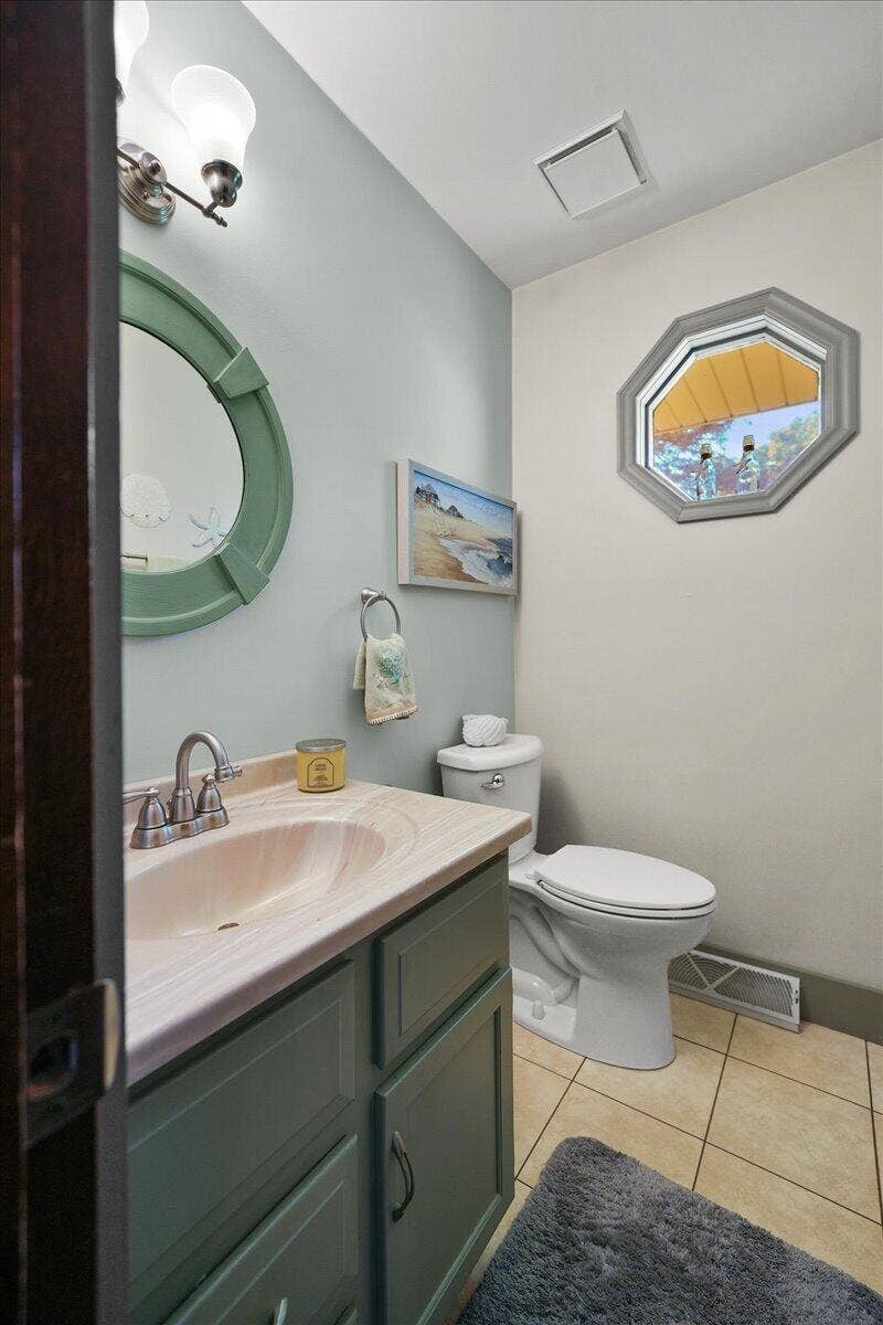 628 Hazelwood Path, Valparaiso, IN 46385 32-HW-3