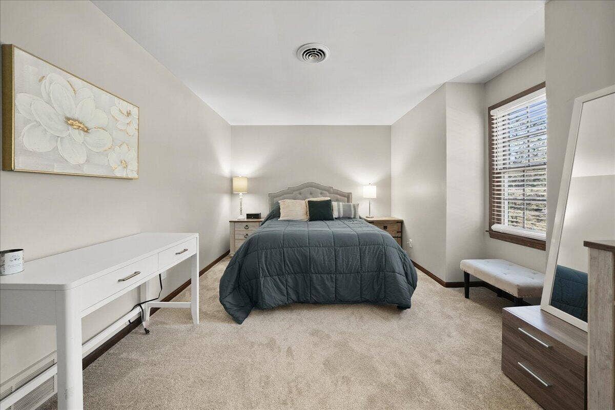 628 Hazelwood Path, Valparaiso, IN 46385 27-HW-20