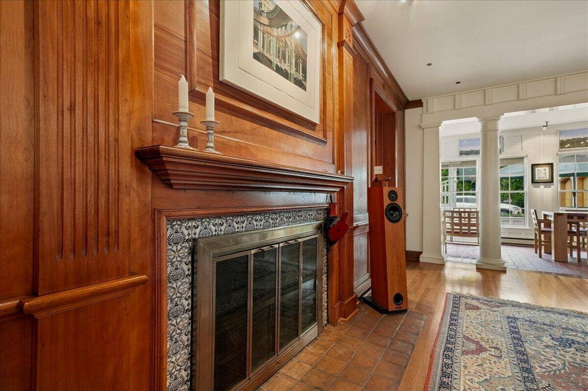 601 Washington Street, Valparaiso, IN 46383 72-washington-72