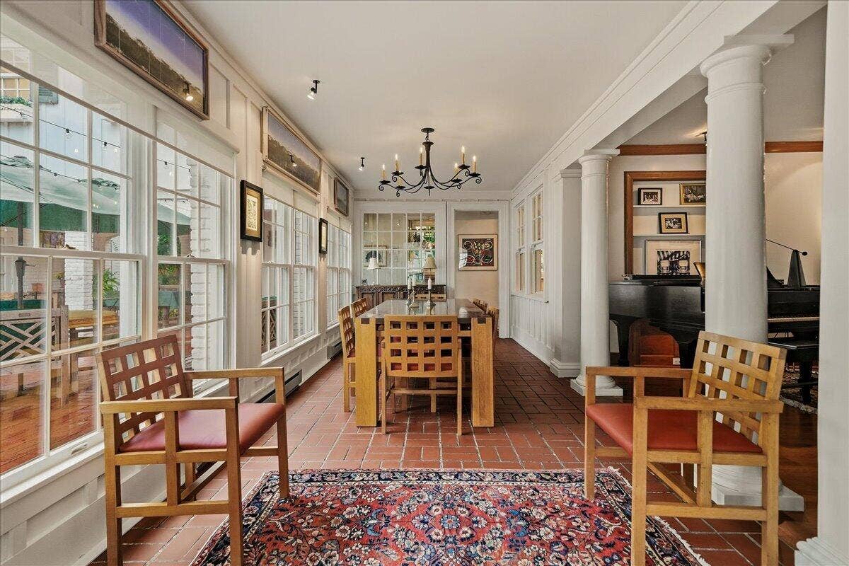601 Washington Street, Valparaiso, IN 46383 59-washington-59
