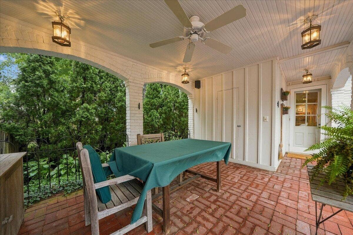 601 Washington Street, Valparaiso, IN 46383 01-washington-1