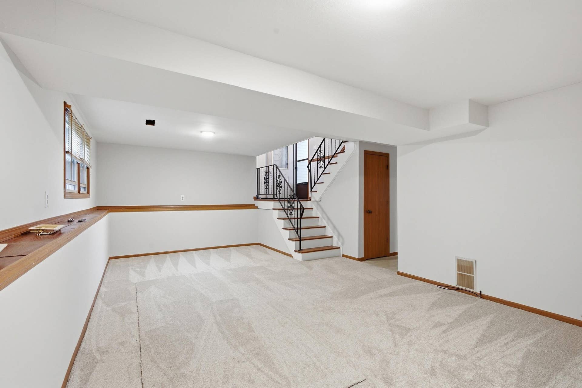 17524 Willowbrook Drive, Lowell, IN 46356 Family Room