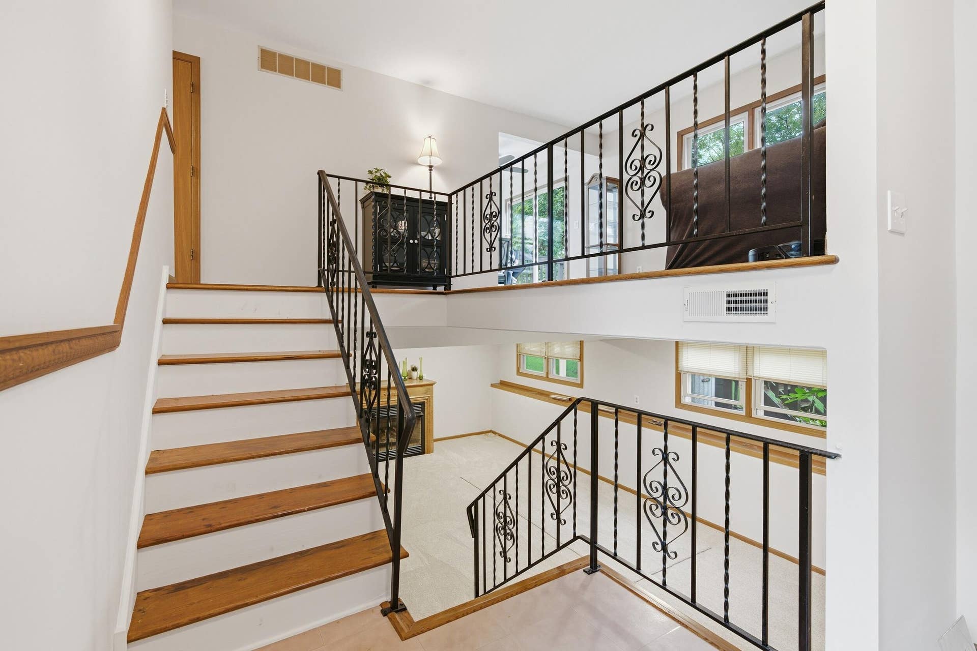 17524 Willowbrook Drive, Lowell, IN 46356 Foyer