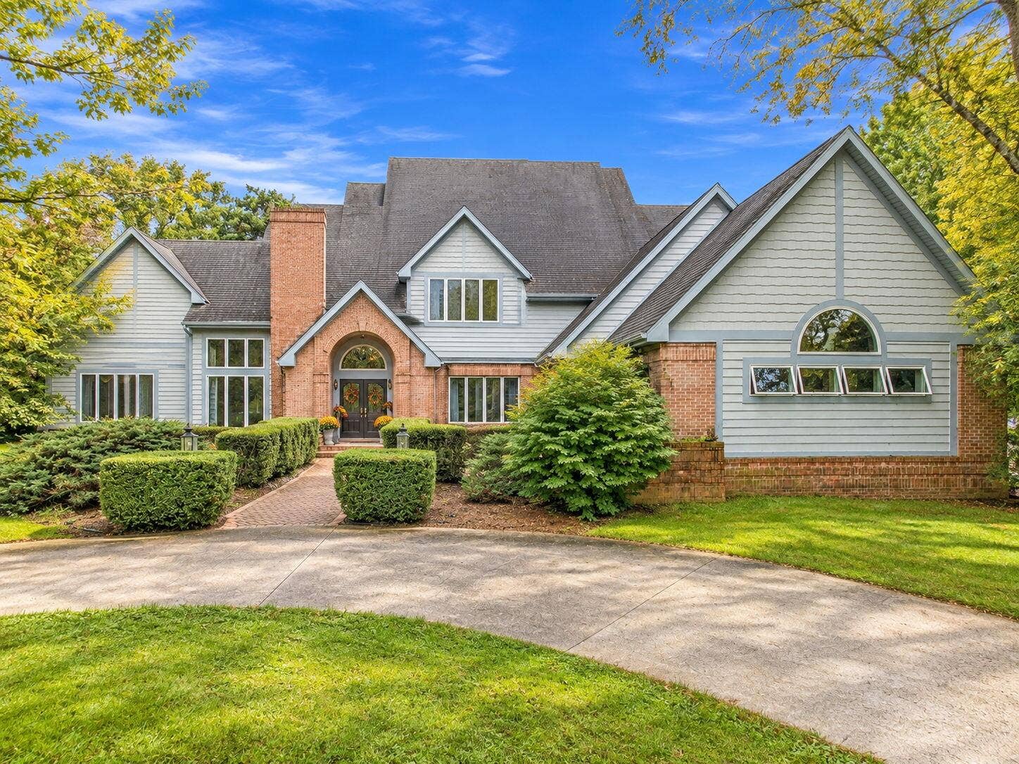 Front of House (w/o Trees)