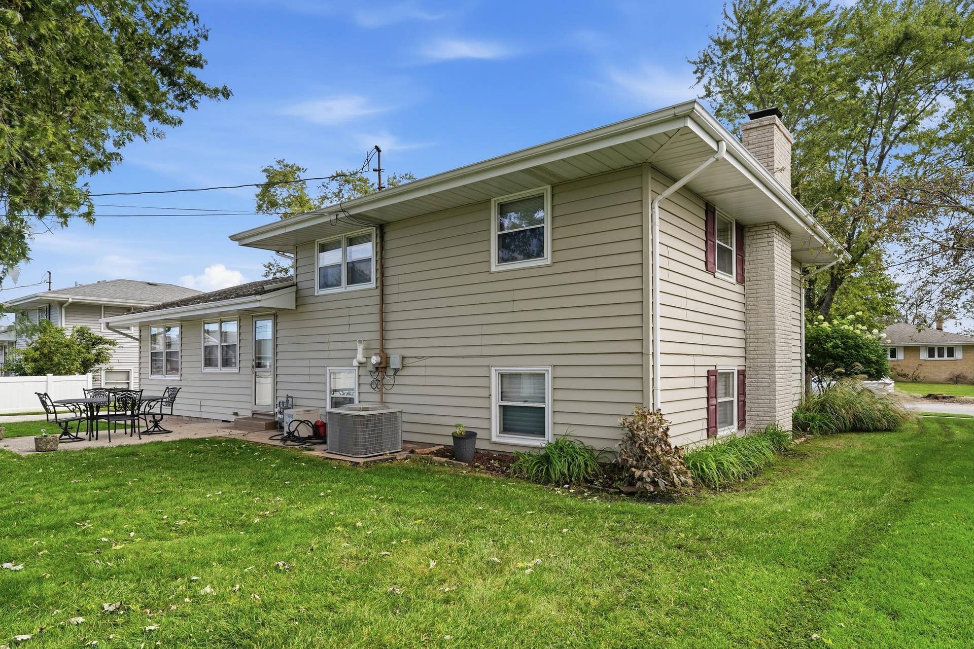 8504 Forest Avenue, Munster, IN 46321 dsc05012