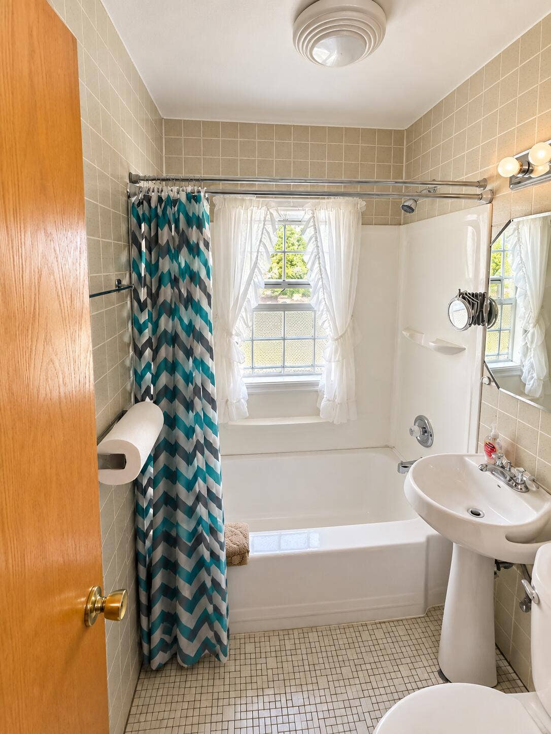 231 Mckinley Street, Gary, IN 46404 841D757A-E28B-416B-ABE9-29F5874884AA