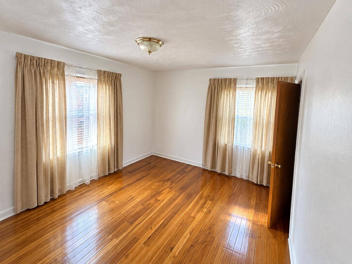 231 Mckinley Street, Gary, IN 46404 2D2B8A2F-0AB0-4AE9-BC6F-0AF85E34C811