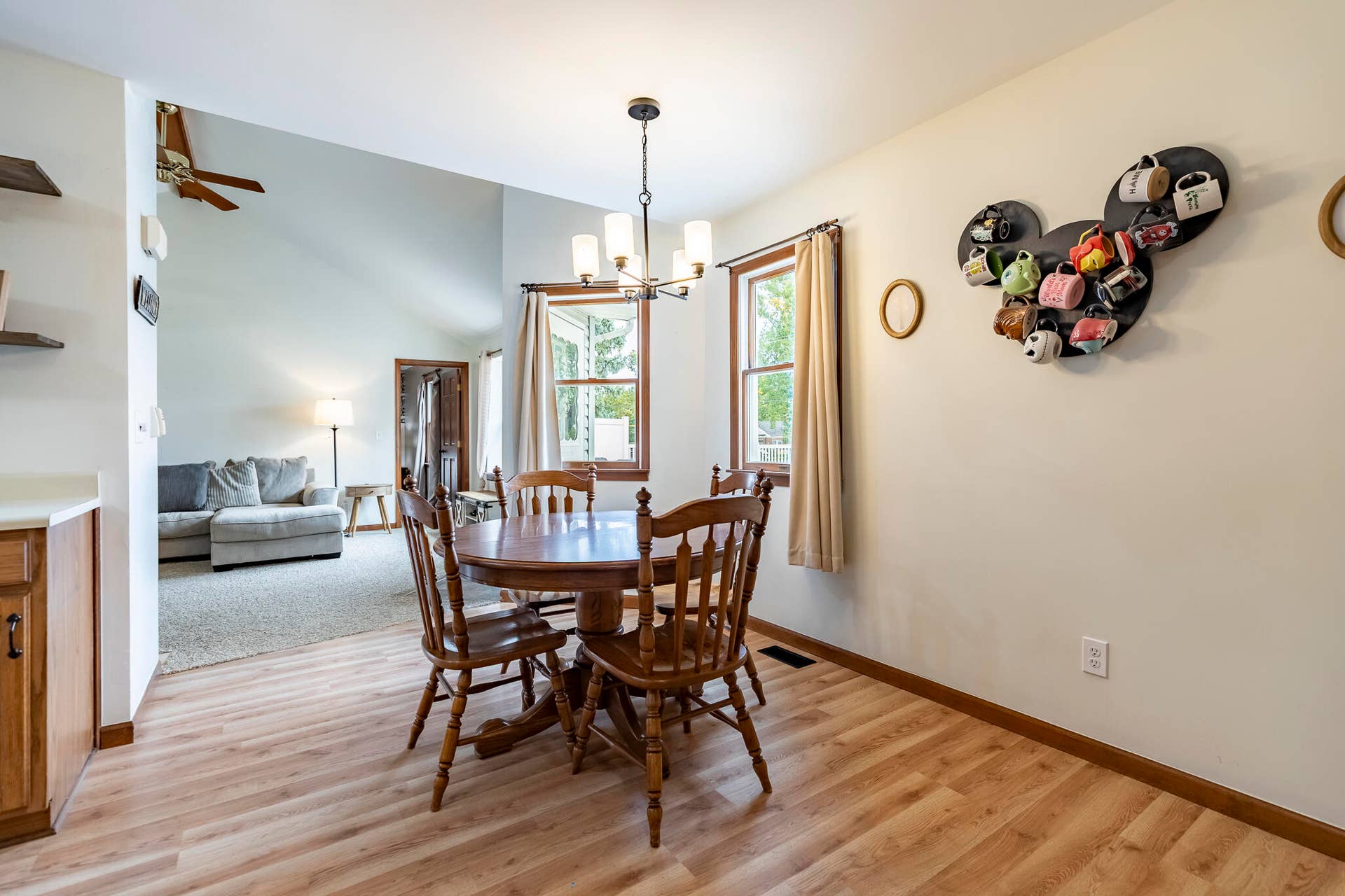 302 Amber Ln