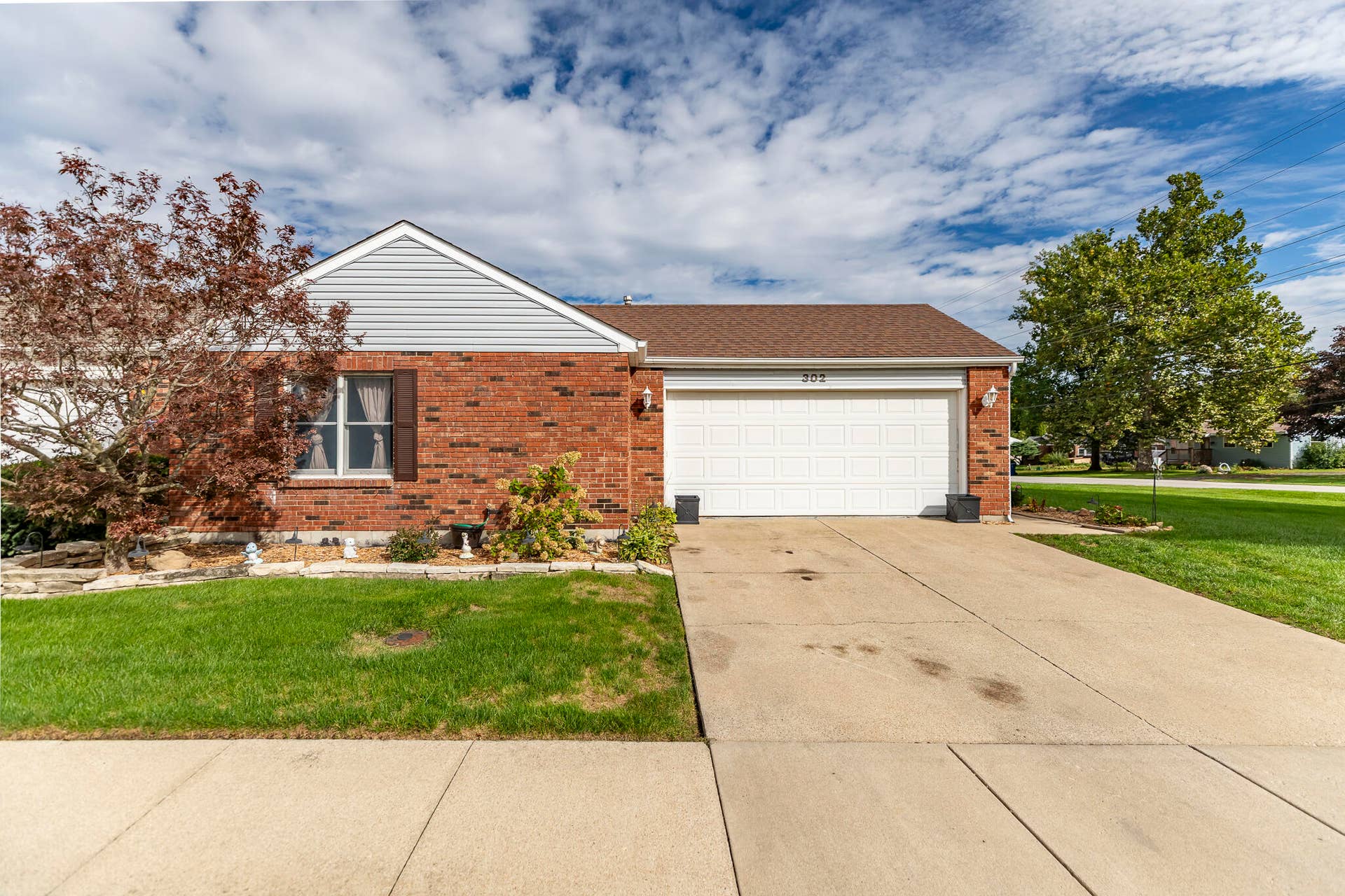 302 Amber Ln