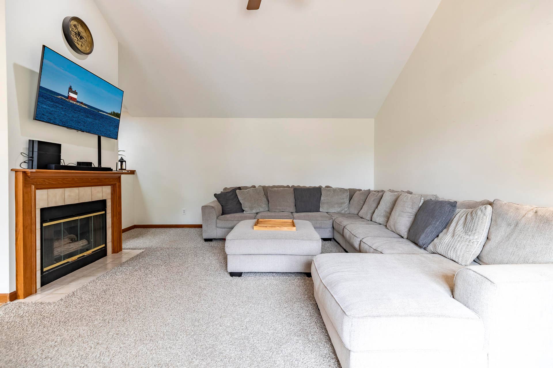 302 Amber Ln
