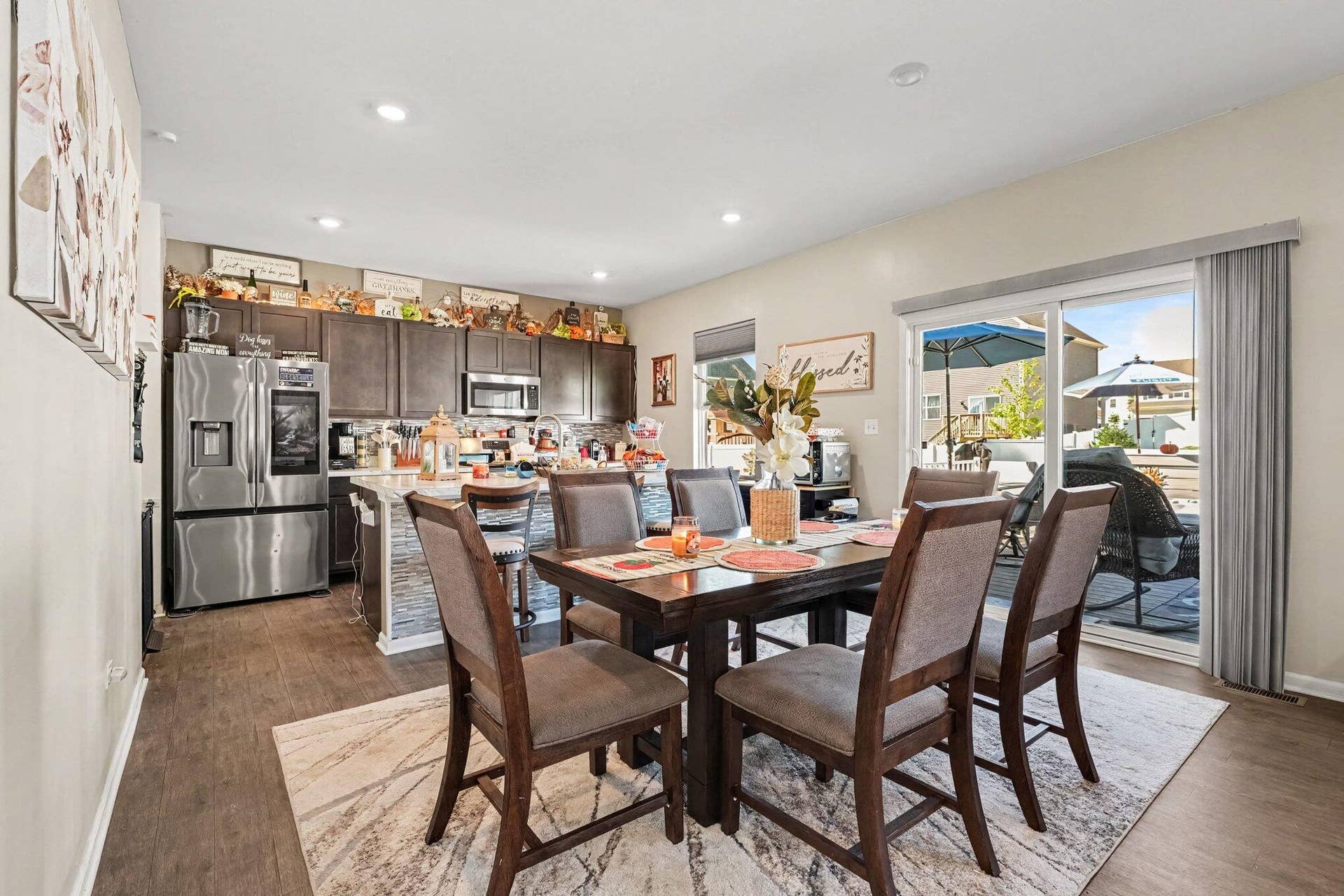 OPEN CONCEPT KITCHEN/DINING