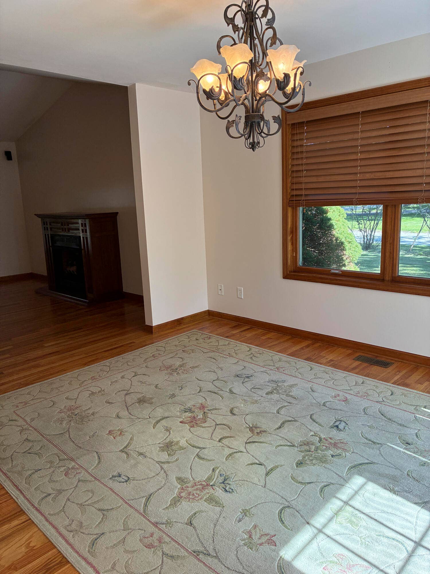 Dining room to Living room