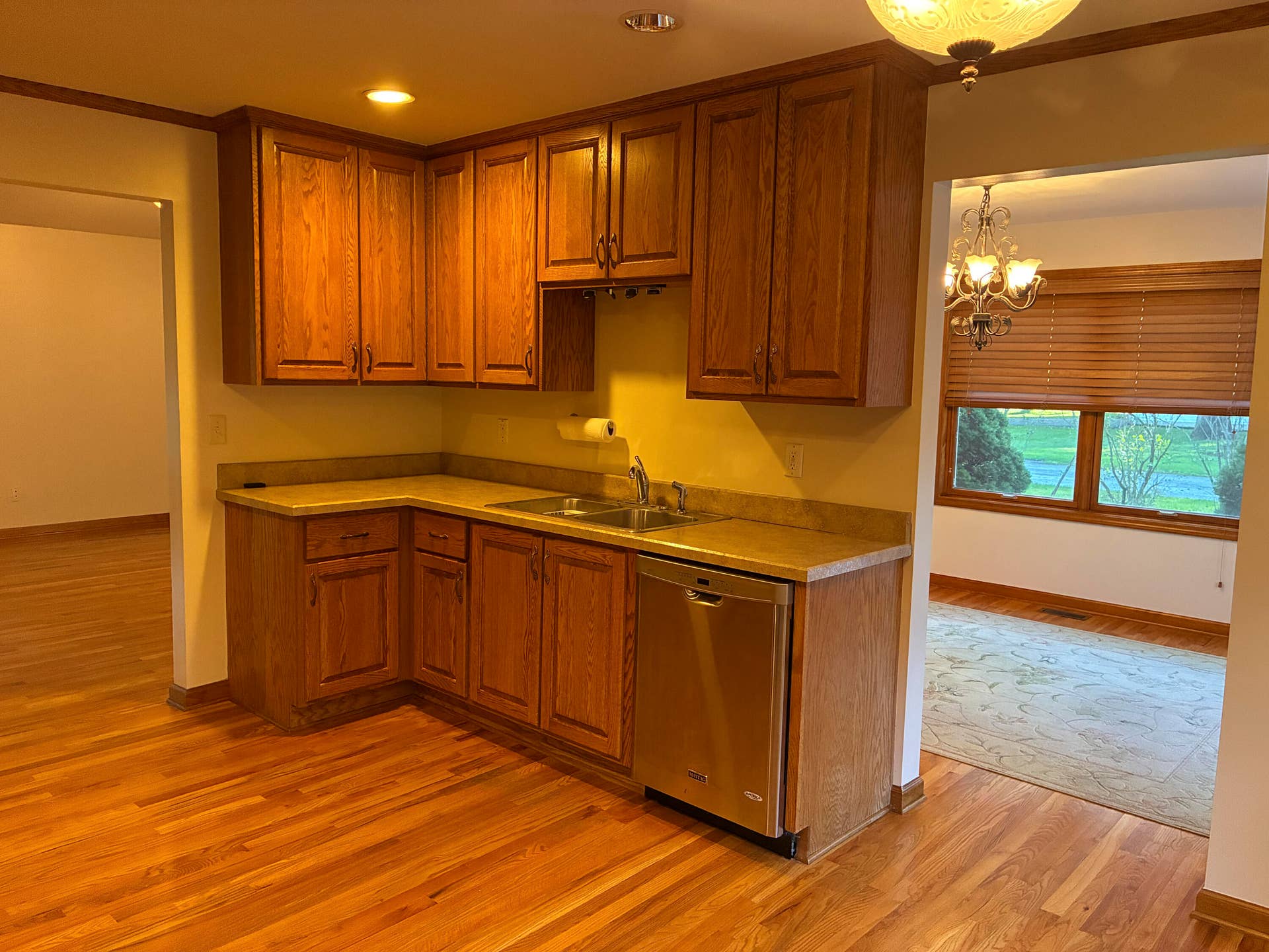 Kitchen to dining room