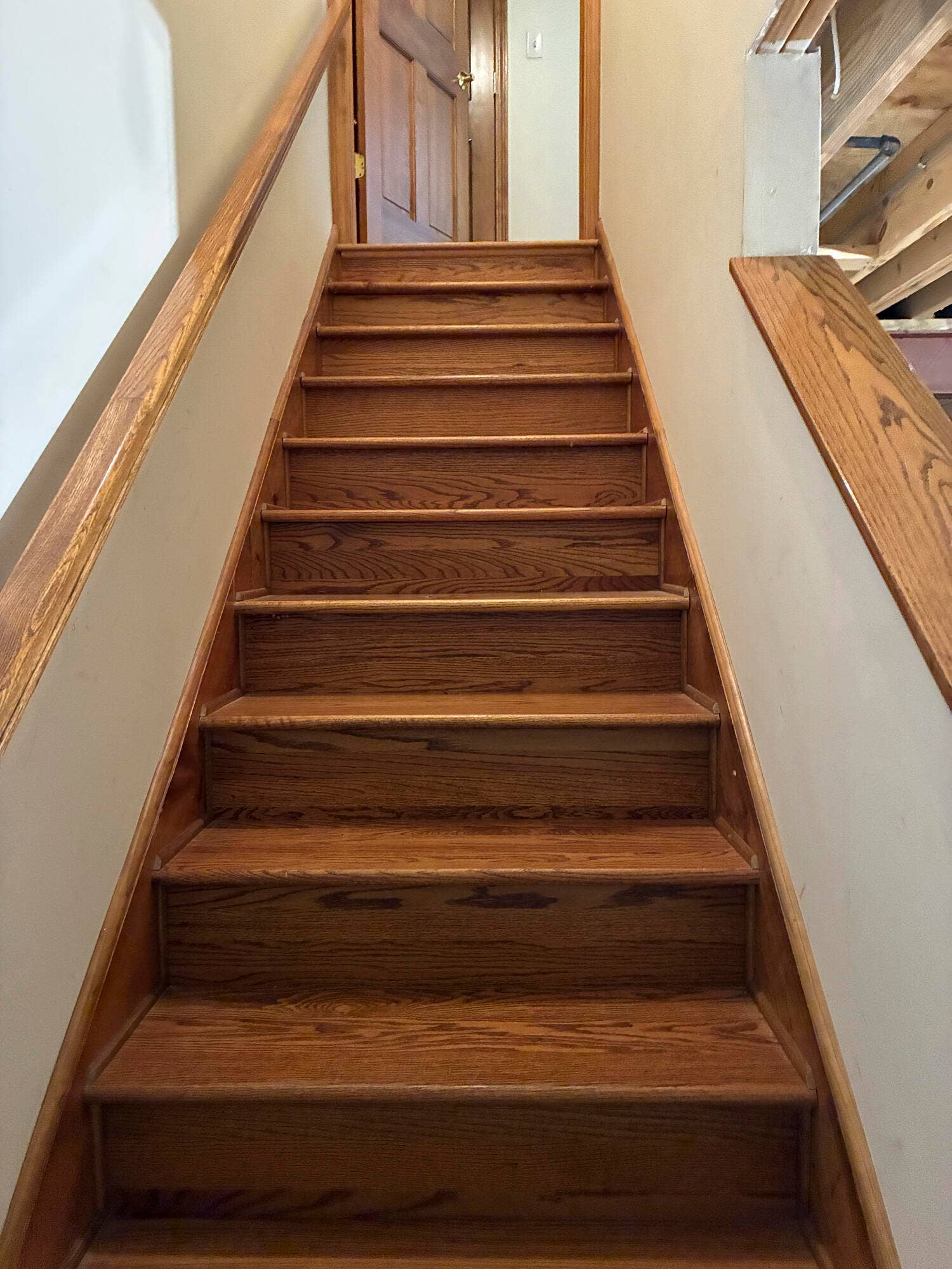 Hardwood stairs to basement