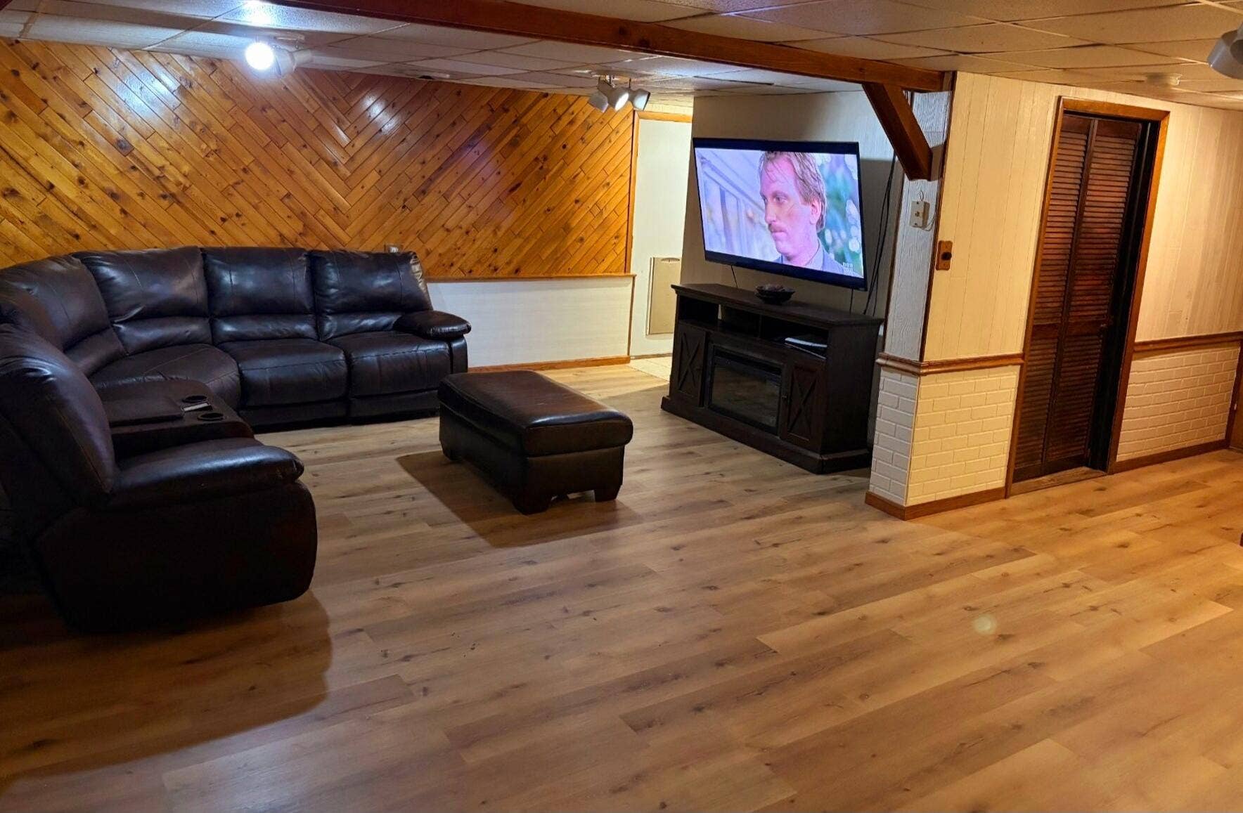3119 60th Drive, Merrillville, IN 46410 Lower level