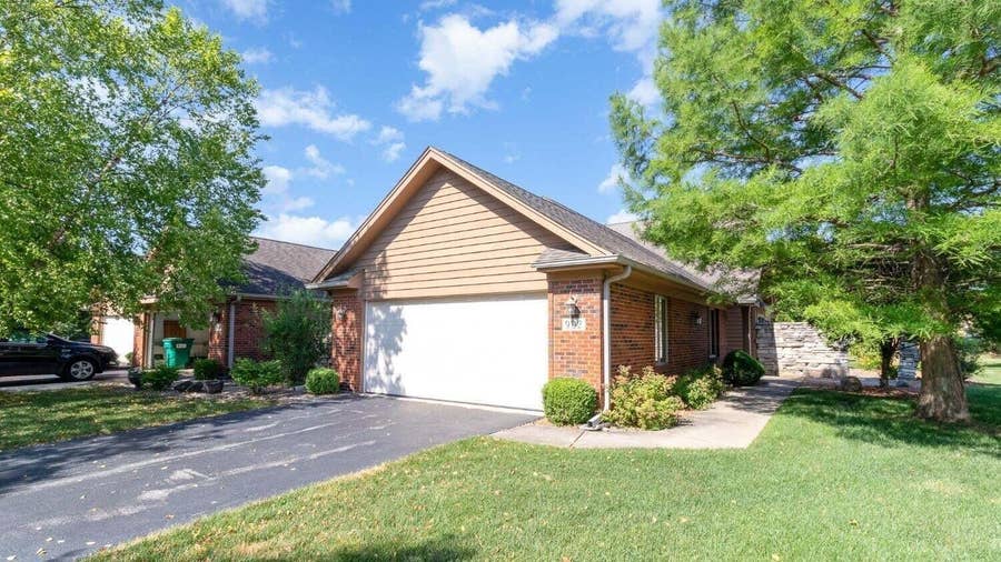 Property photo for 902 Cornwallis Lane, Munster, IN