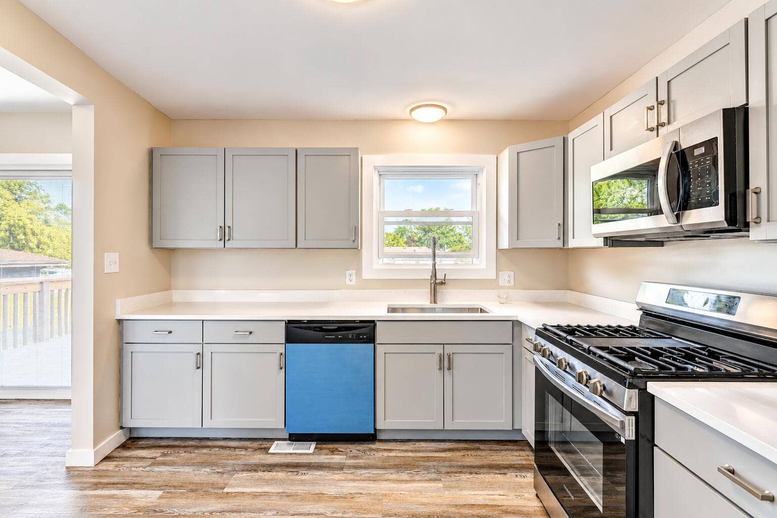 952 Hanover Lane, Dyer, IN 46311 Bright Modern Kitchen Renovation