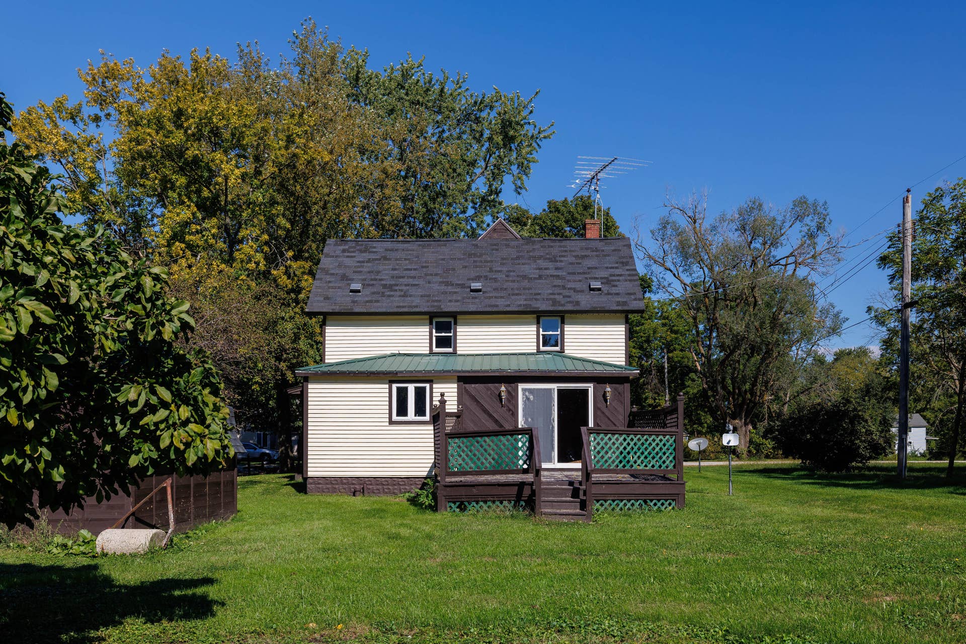 104 E Fifth St Earl Park-24